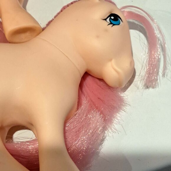 Lot of 8 Peachy my little pony toys vintage to horses + 1 newer - Picture 3 of 11